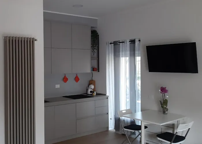 Rebibbia Guest Art 2 Metro B Apartament *