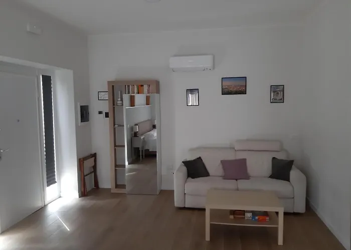 Rebibbia Guest Art 2 Metro B Apartament *